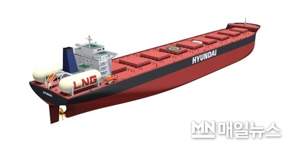 현대중공업이 개발한 18만t급 LNG(액화천연가스) 추진 벌크선 조감 모형도. (사진=현대중공업)