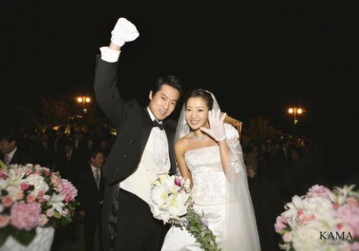 배우 김희선·박주영 부부의 결혼식 모습. (사진=인하우스 엔터테인먼트)
