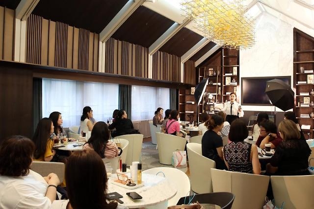 지난달 30일 롯데면세점 명동본점 스타라운지에서 열린 클리오·디어달리아·바이예랑 뷰티 클래스 모습. (사진=롯데면세점)