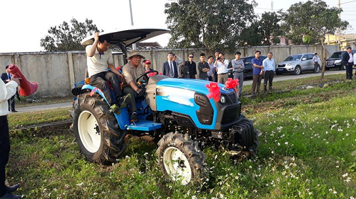 LS엠트론은 지난해 국내 최초로 베트남 현지 특화형 트랙터 'KAM50'(Korea Agricultural Machinery 50)을 개발했다. (사진=LS엠트론)