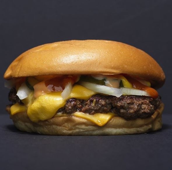 맥도날드 치즈버거. (사진=맥도날드 공식인스타그램)