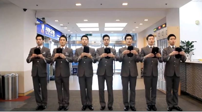 아시아나항공 남자 승무원. 