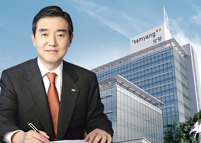삼양사 김윤 회장과 서울 종로구 삼양사 사옥. (사진=삼양사)