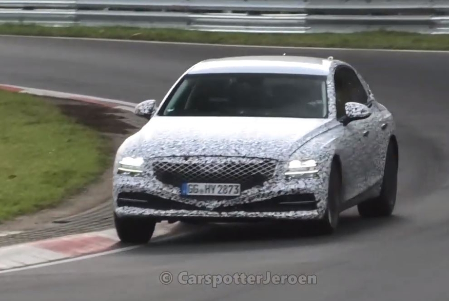독일 뉘르부르크링을 주행하고 있는 G80. (사진=Carspotter Jeroen 유튜브 영상 캡처)