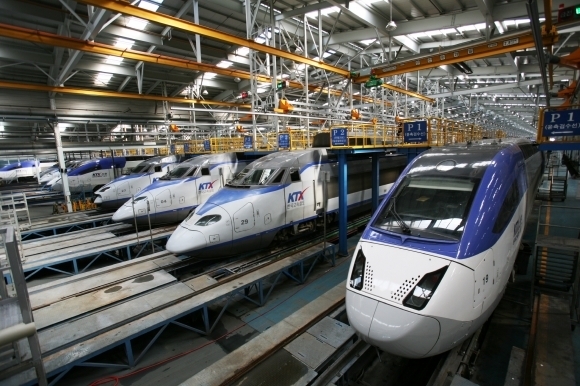 고양차량기지에서 출발 대기 중인 KTX 열차. (사진=코레일)
