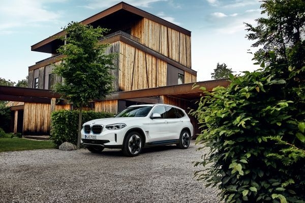 BMW 전기 SUV모델인 iX3. (사진=BMW)