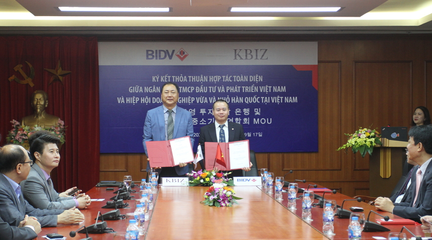 베트남투자개발은행(BIDV)과 중소기업중앙회는 지난 17일(현지시간) 베트남 진출한 우리 중소기업에 대한 지원을 강화하는 전략적 제휴 협약을 맺었다. (사진=BIDV)