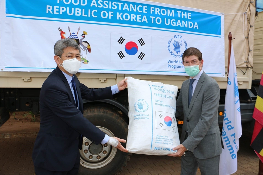 한국 정부는 유엔 세계식량계획(WFP) 우간다 사무소에 쌀 5000톤과 30만 달러를 전달했다. (사진=WFP)