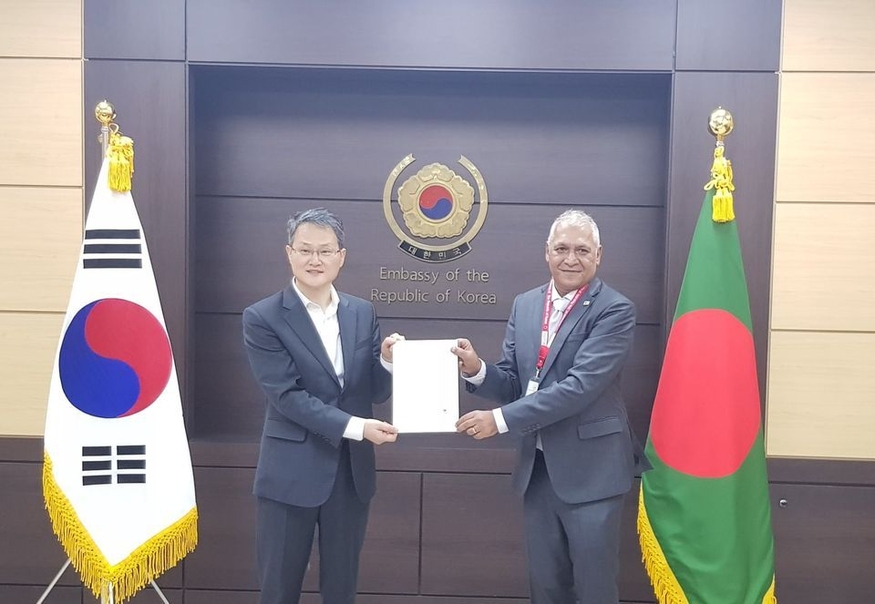 정부는 국제적십자연맹(IFRC)에 방글라데시 콕스바자르의 로힝야 난민캠프를 위한 지원금 70만 달러(약 8억2000만원)를 전달했다. (사진=주방글라데시 대사관 페이스북)