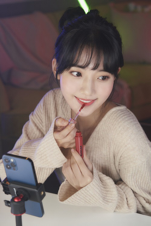 어뮤즈 삐빕 브랜드 전속모델 배우 정다빈. (사진=어뮤즈)