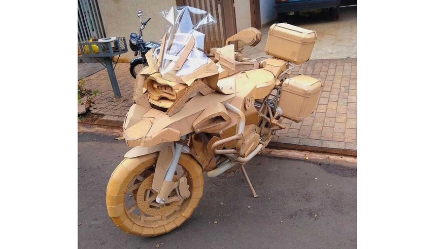 종이로 만들어진 BMW R1250 RS. (사진=BMW 모토라드 온라인)