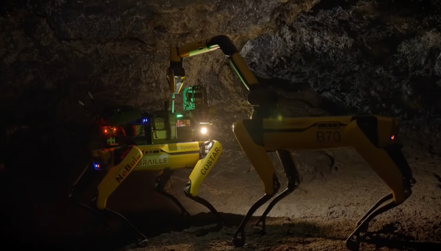 동굴 탐사중인 보스턴 다이내믹스(Boston Dynamics)의 로봇 개 스팟. (사진=보스턴 다이내믹스 공식 유튜브)