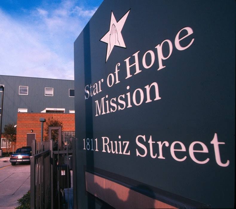 한화테크윈은 미국 휴스턴 텍사스에 있는 노숙자센터 '더 스타 오브 호프 미션(Star of Hope Mission)'에 수백대의 보안카메라를 설치한다. (사진=스타오브호프 페이스북)