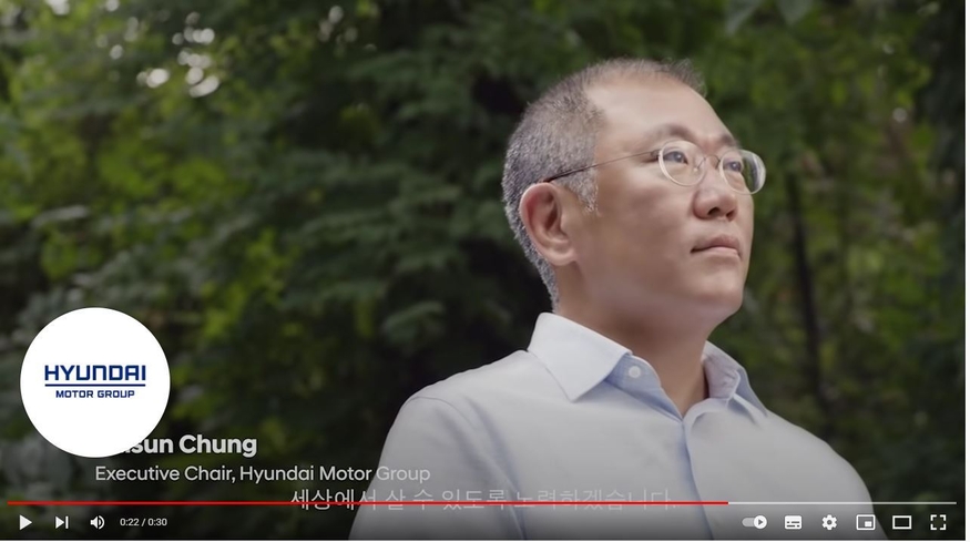 정의선 현대차그룹 회장이 영국 BBC '미래의 추억 2045'에 직접 출연, 미래 메시지를 직접 전달하고 있다. (사진=영상 캡쳐)