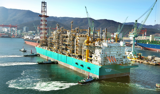 삼성중공업이 제작한 부유식 LNG 생산설비(FLNG)인 두아(DUA) FLNG. (사진=삼성중공업)