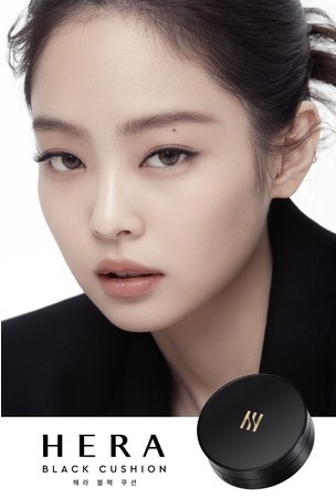 헤라 홍보대사인 블랙핑크 멤버 제니.