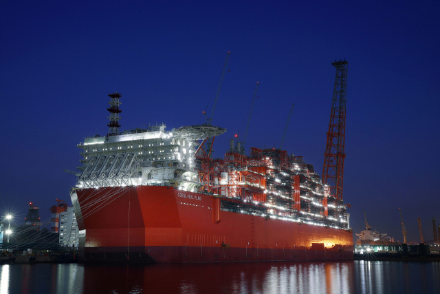 삼성중공업이 건조한 부유식 액화 천연가스 시설(FLNG) '코랄 술'의 모습. (사진=삼성중공업)
