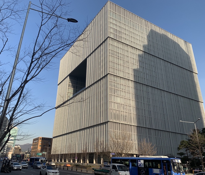 아모레서피시픽 서울 용산 본사.