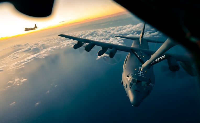 미 공군 MC-130J 코만도 II가 지난달 21일 북해 상공에서 훈련 임무를 수행하고 있다. (사진=미 공군)