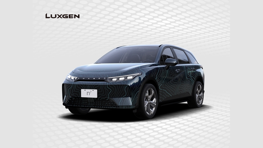 폭스콘의 위롱자동차가 공동 개발한 첫 전기 스포츠유틸리티차(SUV) '럭스젠 n7'. (사진=폭스콘)