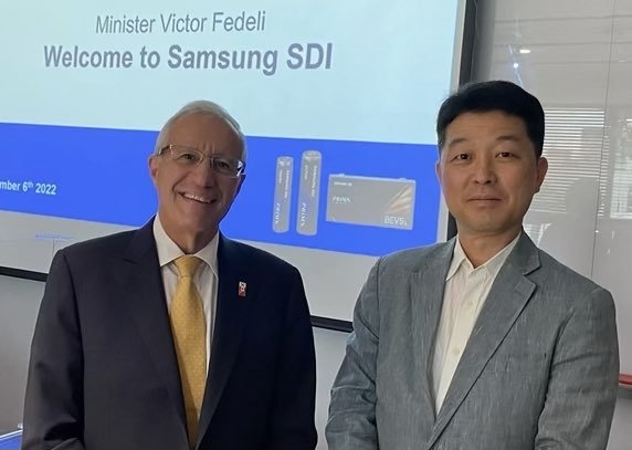 빅 페델리 캐나다 온타리오주 경제개발부 장관이 6일 삼성SDI 경영진과 만나 투자를 논의했다. (사진=페델리 장관 트위터)