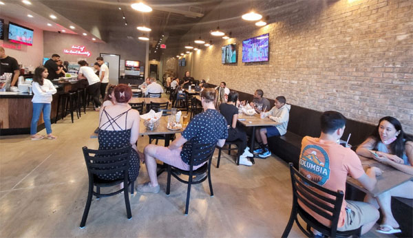 제너시스BBQ가 미국서 매장 확대에 총력을 기울이고 있다. 사진은 미국 BBQ 매장.(사진=제너시스BBQ)