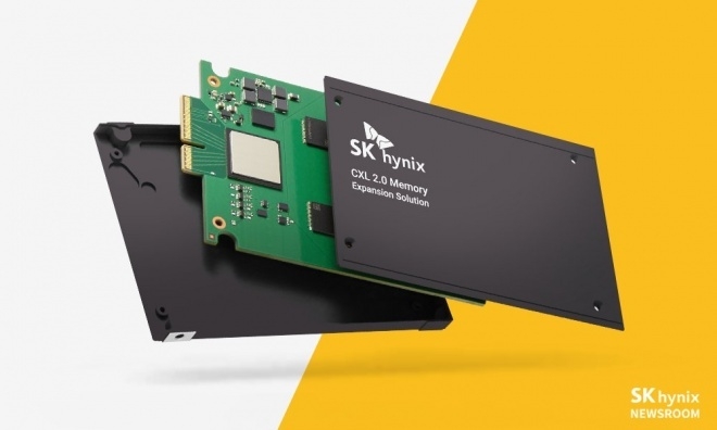 SK하이닉스가 지난달 샘플 개발에 성공한 첫 CXL 메모리 제품 96GB DDR5 D램. (사진=SK하이닉스)