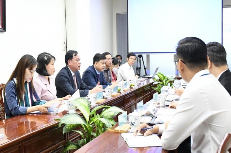 김영주 롯데랜드 법인장은 지난 6일(현지시간) 부탄둑 동나이성 인민위원회 부위원장과 간담회를 진행했다. (사진=동나이성)