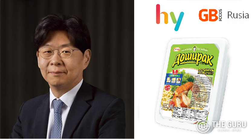 hy는 GB푸즈 러시아 사업을 최종 인수했다. 윤호중 hy 회장과 팔도 용기면 '도시락'. (사진=hy)
