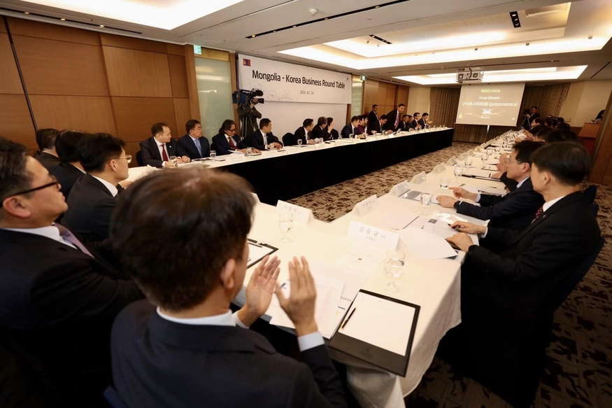 롭상남스라이 어용에르덴 몽골 총리가 이끄는 경제 사절단은 지난 14일 서울에서 삼성물산·현대건설·대우건설 등을 비롯해 국내 20여개 기업과 간담회를 진행했다. (사진=몽골 정부)