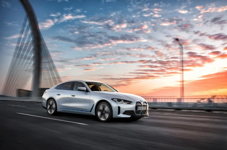 2021년형 BMW i4 e드라이브. (사진=BMW)