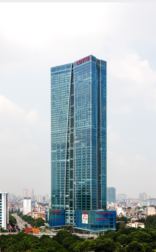 코닝정밀소재(Corning)은 롯데물산과 임대 계약을 체결, 롯데센터하노이에 사무실을 운영한다. 사진은 롯데센터하노이 전경.(사진=롯데)