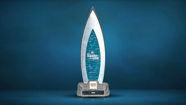 GM 올해의 우수 협력사(Supplier of the Year)' 트로피. (사진=GM)