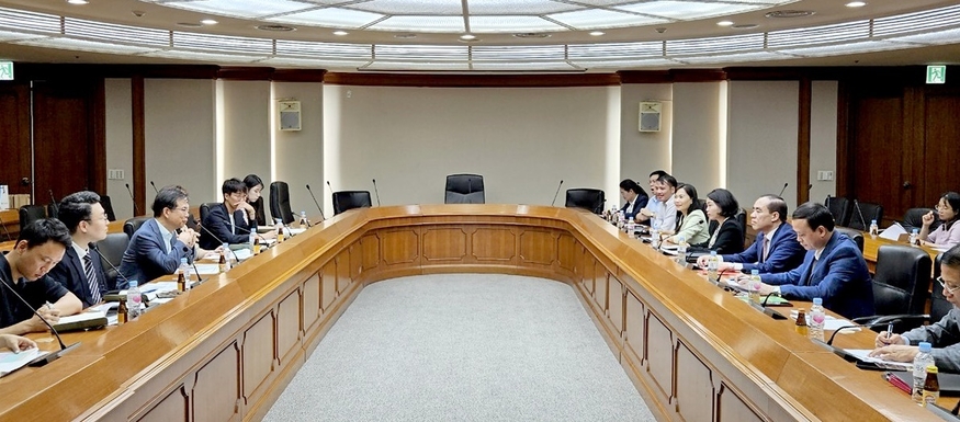 한국수출입은행이 28일 베트남 뚜옌꽝성 대표단을 만나 도로 건설 투자 프로젝트에 대한 협력 방안을 논의했다.(사진=뚜옌꽝성)