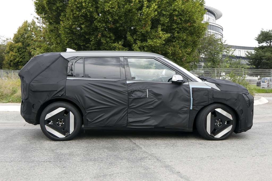 기아 EV4 추정 차량. (사진=브룸)