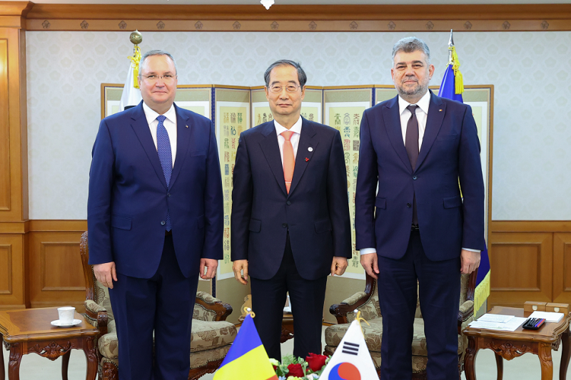 한덕수 국무총리는 지난해 12월 20~23일 일정으로 방한한 니콜라에-이오넬 치우커(Nicolae-Ionel CIUCĂ) 루마니아 전 총리와 회담을 갖고 한-루마니아 양국관계와 원전·방산·경제 등 실질 협력 등에 대해 논의했다. 사진 오른쪽이 마르첼 치올라쿠(Marcel Ciolacu) 루마니아 현 총리. (사진=국무총리실)