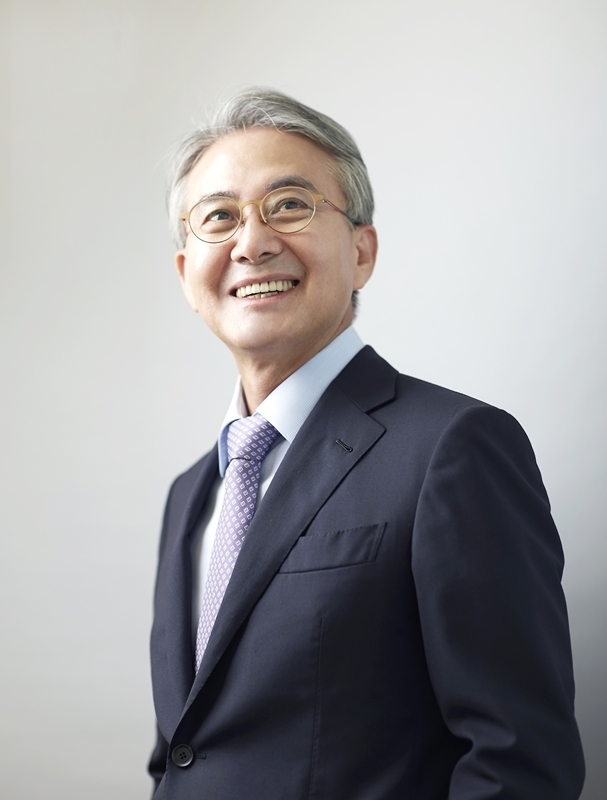 홍석조 BGF리테일 회장이 포브스 선정 2024년 세계 억만장자 순위에서 자산 10억달러로 2692위를 기록했다. (사진=BGF리테일)