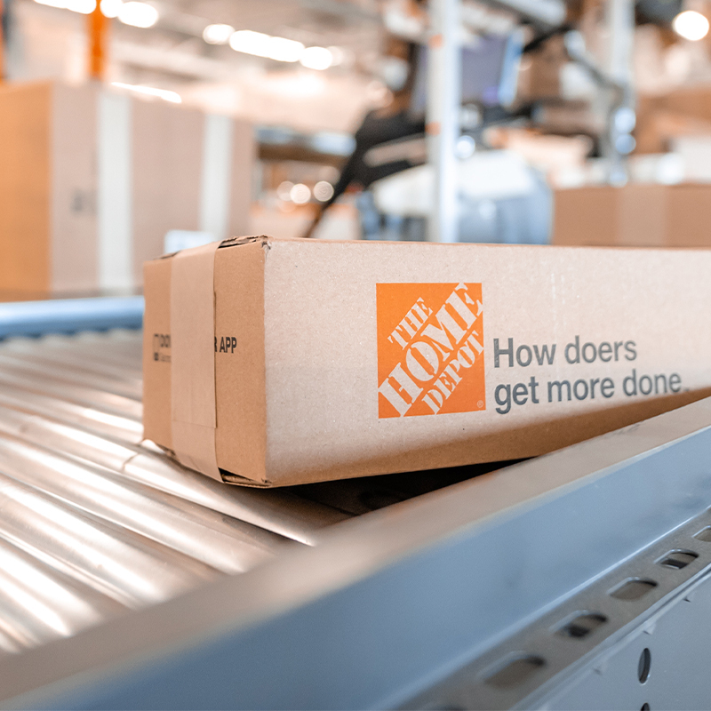 홈디포(Home Depot) 상품이 포장되고 있다.(사진=홈디포)