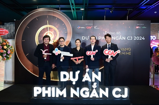 '제5회 한-베 청년꿈키움 단편영화 제작 지원사업'에 참가하는 베트남 현직 영화감독 5명. (사진=CJ CGV)