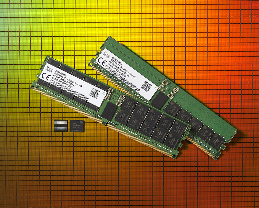 SK하이닉스가 세계 최초로 출시한 2세대 10나노급(1ynm) DDR5 D램. (사진=SK하이닉스)