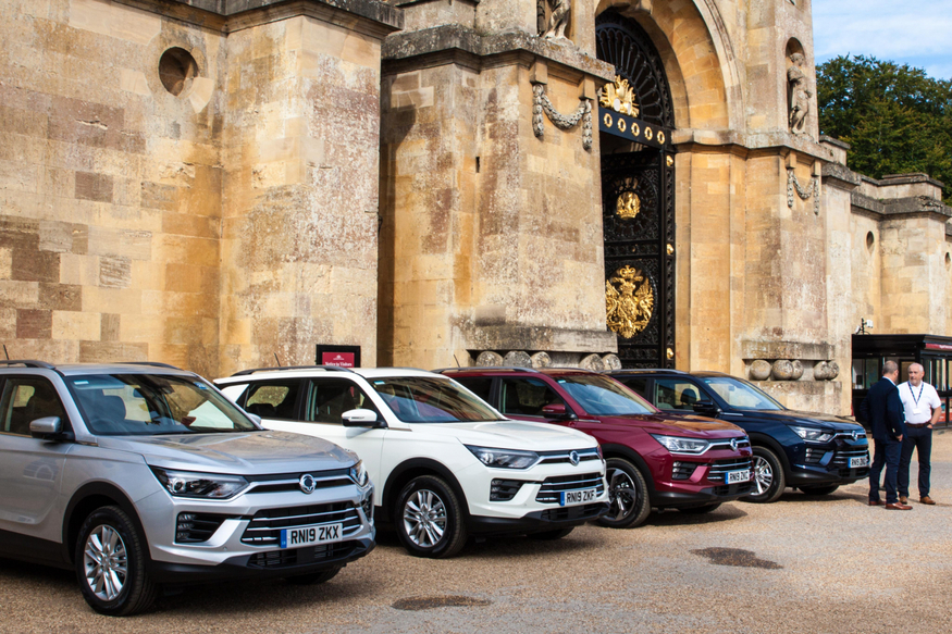 지난 2019년 영국 옥스포드셔 우드스톡(Oxfordshire Woodstock)에 있는 블레넘궁(Blenheim Palace)에 KG모빌리티(당시 쌍용차) 모델이 전시됐다. (사진=KG모빌리티)