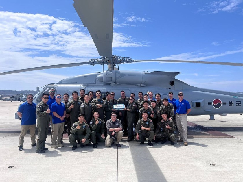 미 국방계약관리국(DCMA)이 대한민국 해군에 록히드마틴의 해상작전용 헬리콥터 'MH-60R(시호크)'를 인도했다. (사진=DCMA)