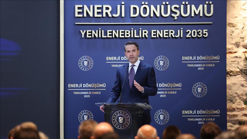 알파르슬란 바이라크타르(Alparslan Bayraktar)이 튀르키예 에너지 및 천연자원부 장관은 이스탄불에서 열린 '에너지 전환-재생에너지 2035' 회의에서 연설을 하고 있다. (사진=에너지터미널)