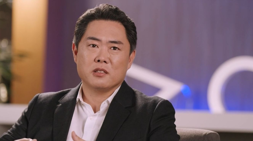 게임·네트워크 서비스 부문 노변담화 2025서 발언하고 있는 니시노 하데아키 SIE CEO. (사진=SIE)
