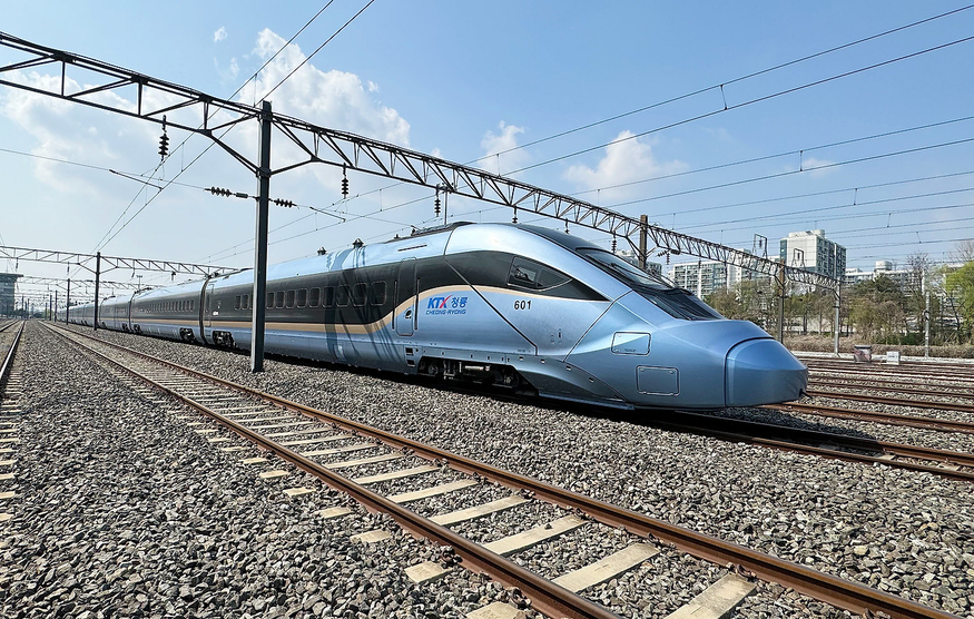 속 320km급 신형 동력분산식 고속차량 ‘KTX-청룡'. (사진=현대로템)