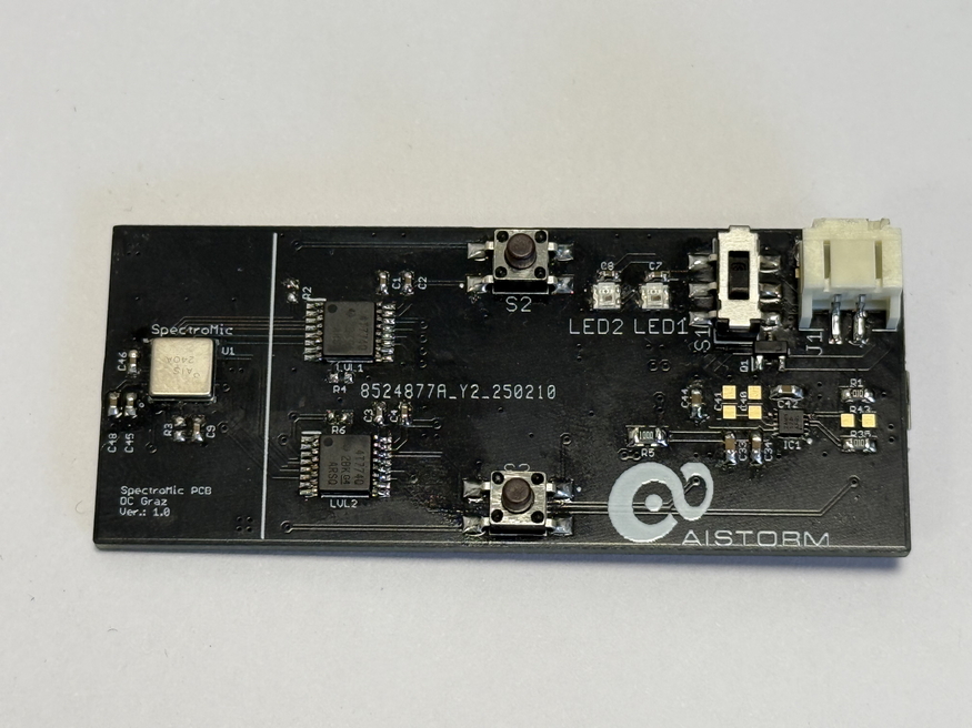 데모 인쇄회로기판(PCB)에 장착된 스펙트로마이크 KWS'. (사진=AI스톰)