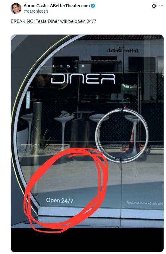 슈퍼차저 다이너 출입문에 'Open 24/7'이라고 적혀있다. (사진=아론 캐시 엑스)