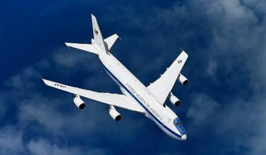 시에라 네바다 코퍼레이션(SNC)이 미국 공군(USAF)의 새로운 E-4C 생존공중작전센터(SAOC) 항공기의 초기 단계 비행 테스트를 실시했다. (사진=미 공군)