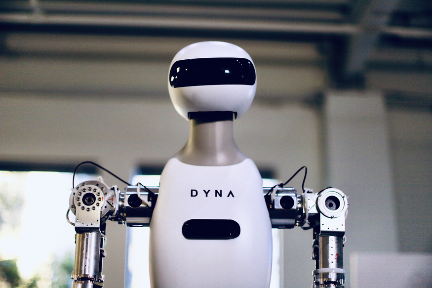 미국 AI 로봇 스타트업 '다이나 로보틱스(Dyna Robotics)'는 1억2000만 달러(약 1700억원) 규모 시리즈A 자금조달 라운드를 완료했다. 삼성전자 투자 전문 자회사 삼성넥스트와 LG그룹 기업주도형 벤처캐피털(CVC) LG테크놀로지벤처스가 투자자로 이름을 올렸다. 사진은 다이나가 개발 중인 휴머노이드 로봇 이미지. (사진=다이나)