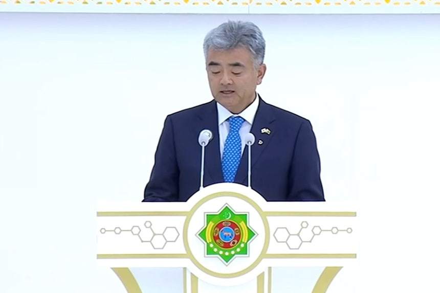 정원주 대우건설 회장이 투르크메니스탄 비료공장 기공식에서 축사를 하고 있다.(사진=대우건설)